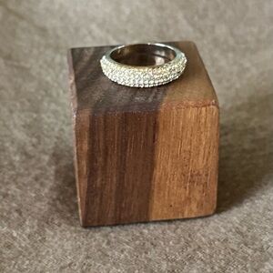 Elegant Gold-Tone Women's Ring